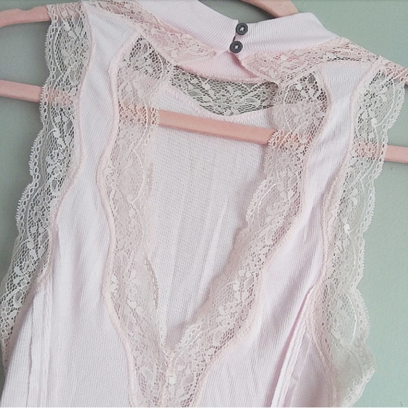 NWT Ballet Pink Lace High Neck Open Back Tank - Picture 5 of 6